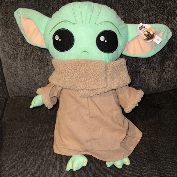 Baby yoda plush pillow new with tags - Picture 1 of 1